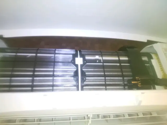 ★壁掛エアコン分解洗浄★高圧洗剤&高圧リンスで徹底 内部洗浄 ★サービスの画像