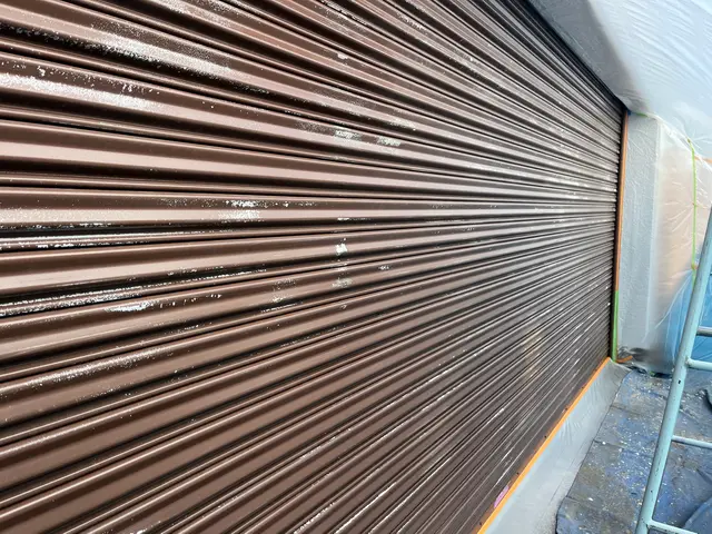 シャッター塗装（錆止め+上塗り2回塗り）サービスの画像