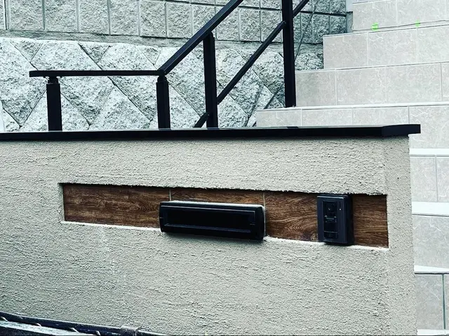 機能柱、郵便ポスト、宅配ポストサービスの画像