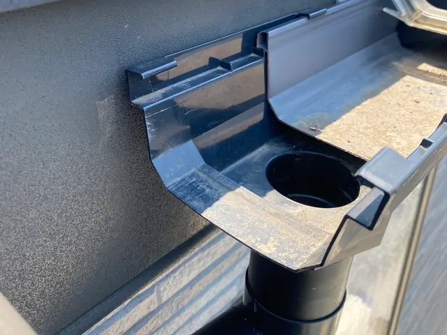 《多摩地区》雨樋掃除・修理の実績と口コミで選ぶなら、ぜひ当店にご相談下さい♪サービスの画像