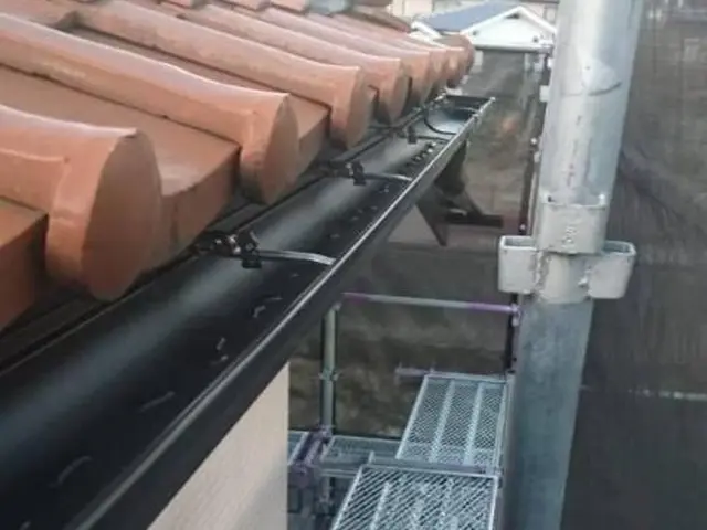 《多摩地区》雨樋掃除・修理の実績と口コミで選ぶなら、ぜひ当店にご相談下さい♪サービスの画像