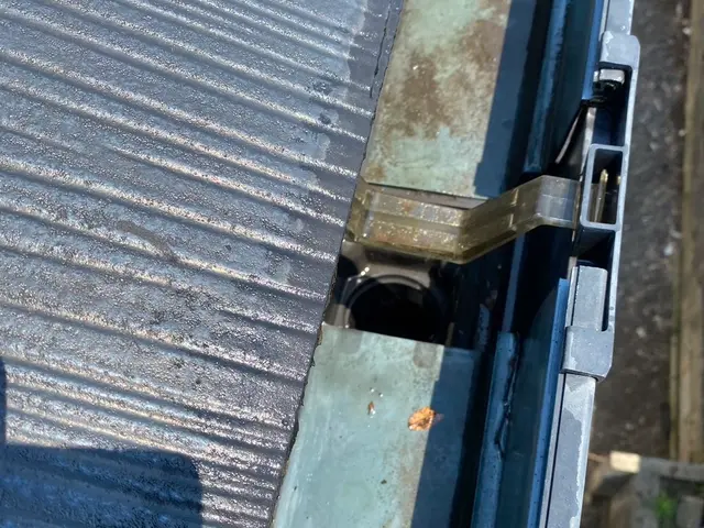 《多摩地区》雨樋掃除・修理の実績と口コミで選ぶなら、ぜひ当店にご相談下さい♪サービスの画像