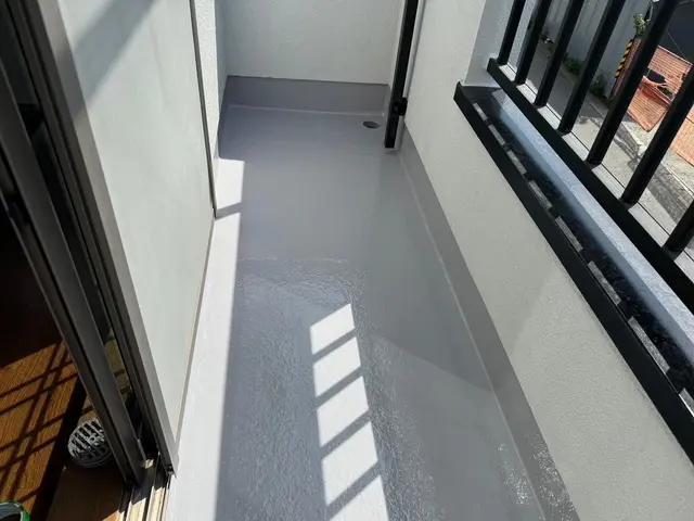 ベランダ塗り替え！最短1日施工！サービスの画像