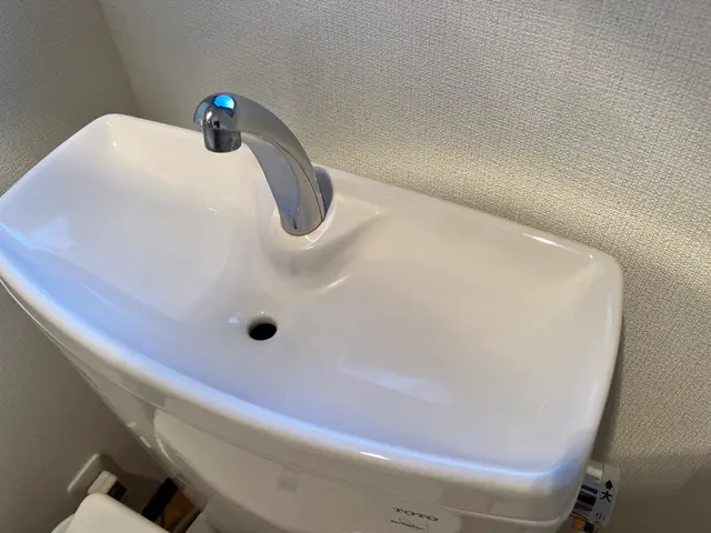 《ウォシュレット清掃付き！》トイレ洗浄1台8000円～複数台がお得♪サービスの画像