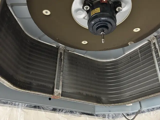 天井エアコンクリーニングサービスの画像