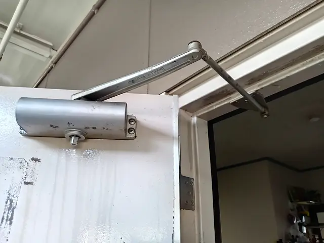 実績10年以上！ドアクローザーの交換ご検討の方はご相談からご連絡お待ちしてます！サービスの画像