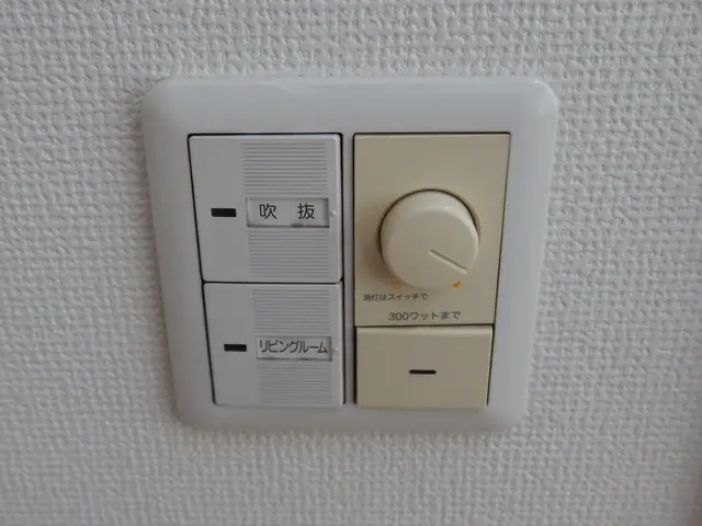 コンセント・スイッチの交換はお任せください。2箇所目以降の複数割引が大変お得！サービスの画像