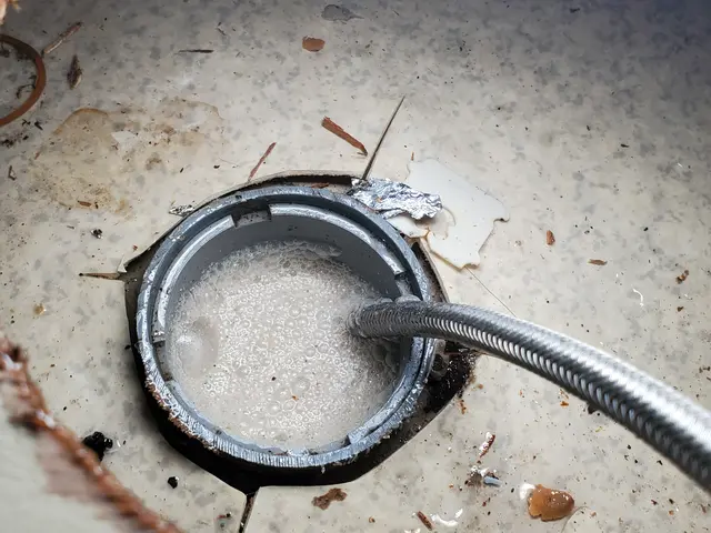 今まで排水管洗浄された事無い方はお気軽にお問い合わせ下さい！サービスの画像