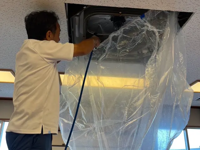 天井型エアコンサービスの画像