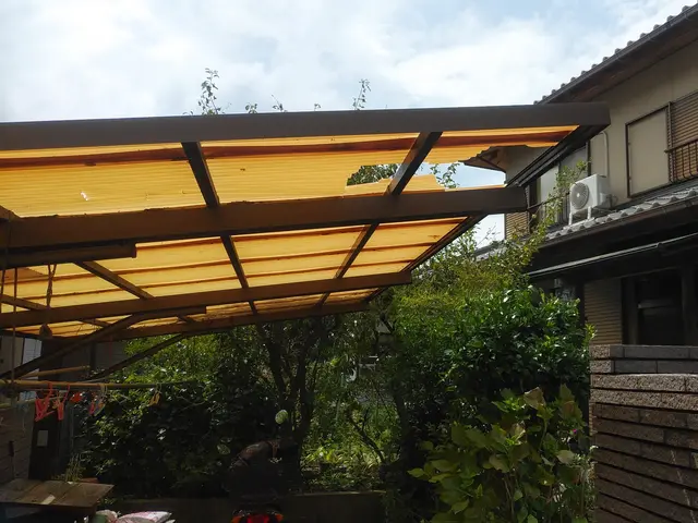 バルコニーの取り付け　波板張り替え　お任せ下さい！サービスの画像