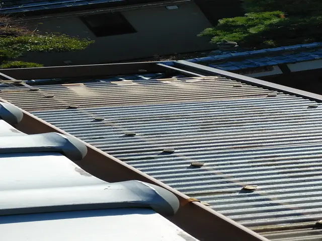 バルコニーの取り付け　波板張り替え　お任せ下さい！サービスの画像