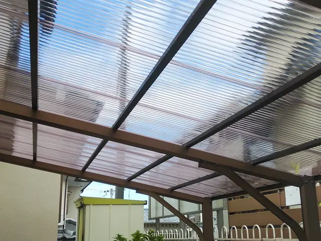 バルコニーの取り付け　波板張り替え　お任せ下さい！サービスの画像