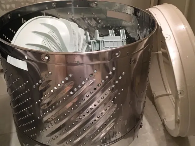 洗濯槽のカビは、槽洗浄コースだけでは落とせません。分解洗浄でお悩みスッキリ。サービスの画像