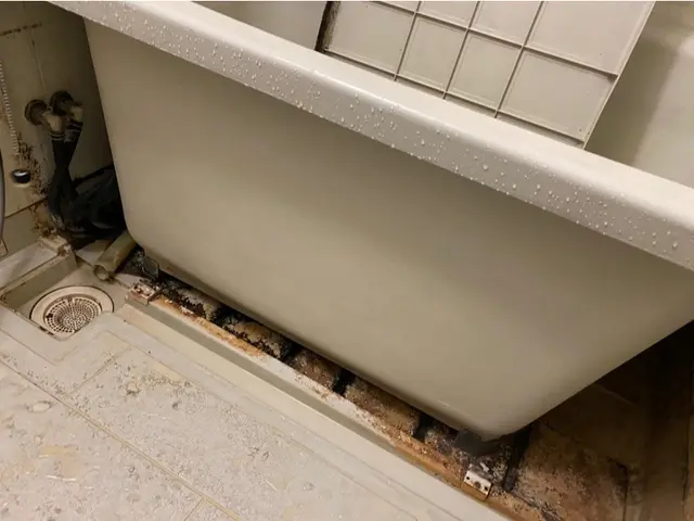 追い焚き配管掃除同時ご注文で6000円割引！   エプロン内部高圧洗浄付き！サービスの画像