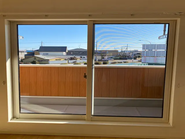 【防犯対策】プライバシー★省エネに◉多機能窓フィルム施工及びフィルム販売店サービスの画像