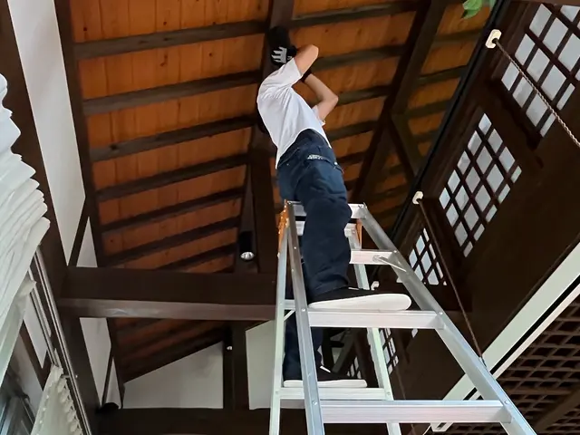 【福岡市】高所の電球交換　電気工事士が直接訪問で安心・安全！　照明器具取替えも可サービスの画像