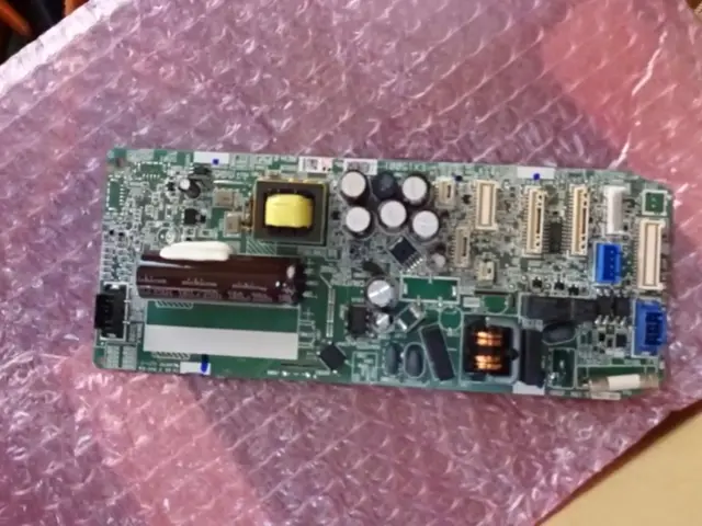 エアコン修理専門　追加料金はございません。ガス補充以外各種部品見積もり致します。サービスの画像