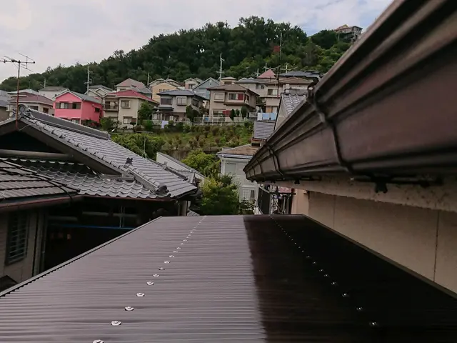 【年中無休】バルコニー等の波板張り替え工事☆部分補修も安価でご対応させて頂きますサービスの画像