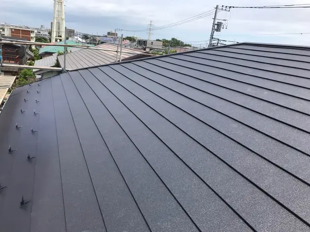 【屋根工事】葺き替え、カバー工法、瓦工事、細かな事まで対応致します‼︎サービスの画像