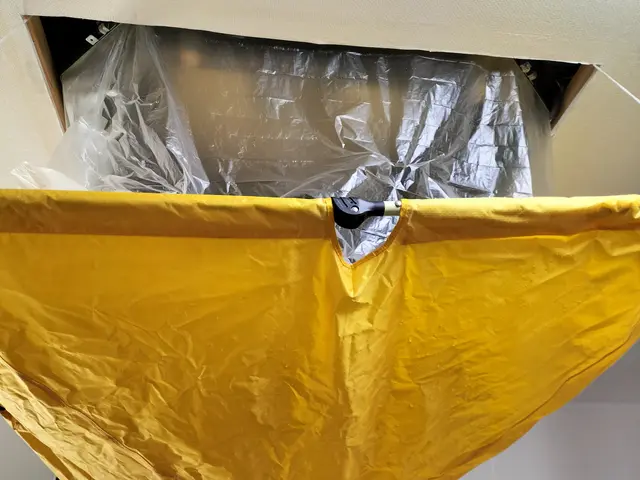 天井埋め込みエアコンクリーニング洗浄水はナノバルブウォーターを使用します抗菌作用サービスの画像