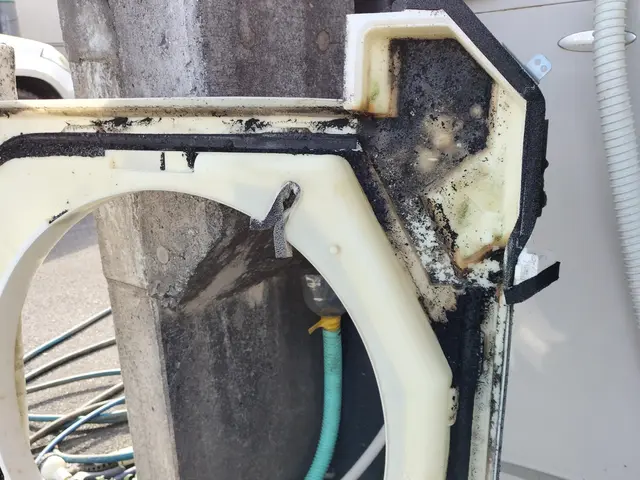 天井埋め込みエアコンクリーニング洗浄水はナノバルブウォーターを使用します抗菌作用サービスの画像