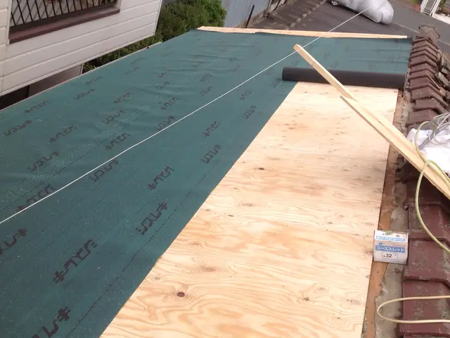 屋根葺き替え　既存屋根にカバー工法サービスの画像