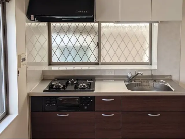 【人気のキッチンクリーニング】シンク周りもピカピカ♪安心丁寧【女性スタッフ在籍】サービスの画像