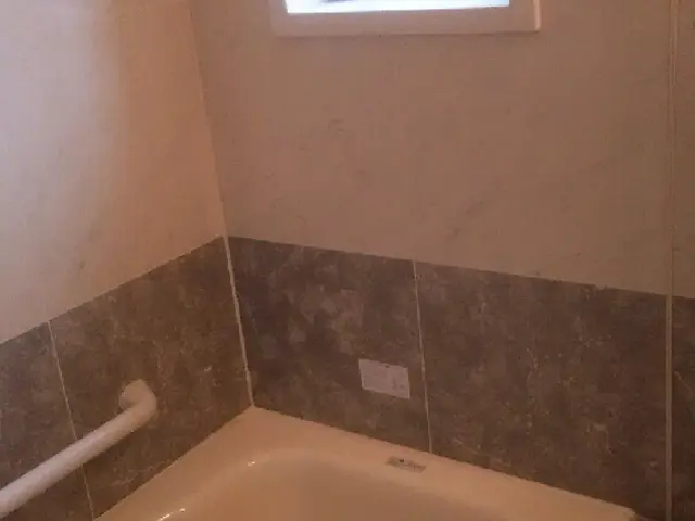 強いカビは落ちない場合があるので、ご要望に添えない時もございます。サービスの画像