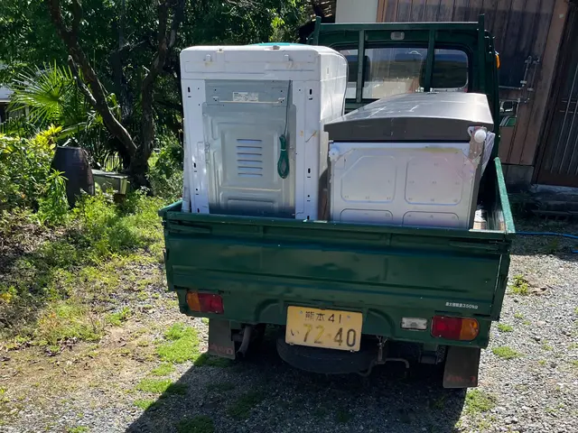 不用品回収　軽トラ1台分のせ放題1万3,000円〜サービスの画像