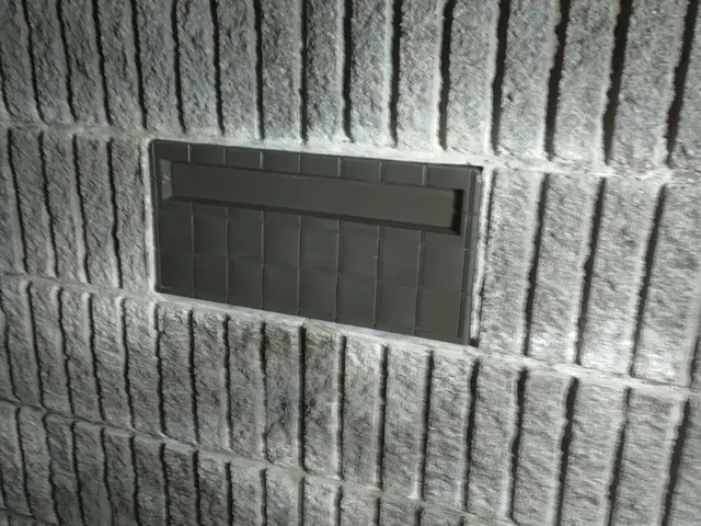 埋め込みポストの交換★外注なし！外壁研磨調整★しっかりコーキングいたします！サービスの画像