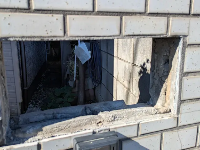 埋め込みポストの交換★外注なし！外壁研磨調整★しっかりコーキングいたします！サービスの画像