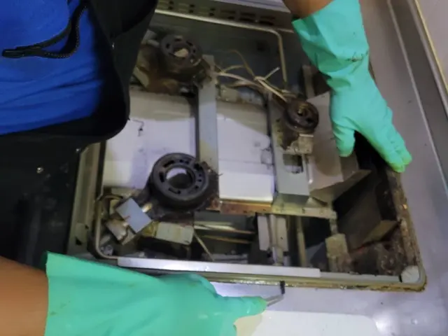 【口コミ高評価】蓄積した汚れ丁寧に隅々まできれいに仕上げます!フッ素コート付き♪サービスの画像