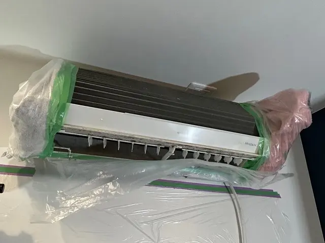 壁掛けエアコン 分解洗浄で綺麗な空気を★  損害保険加入★消臭･抗菌コート無料★サービスの画像