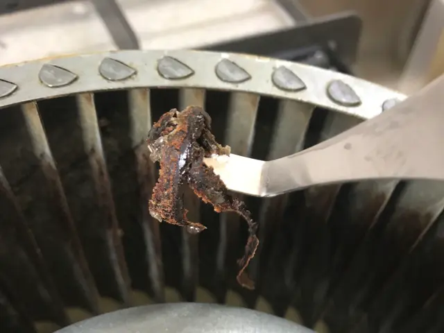 【油汚れを徹底洗浄☆】プロの技でツルツルピカピカ防汚仕上げ☆【女性同行可◉】サービスの画像