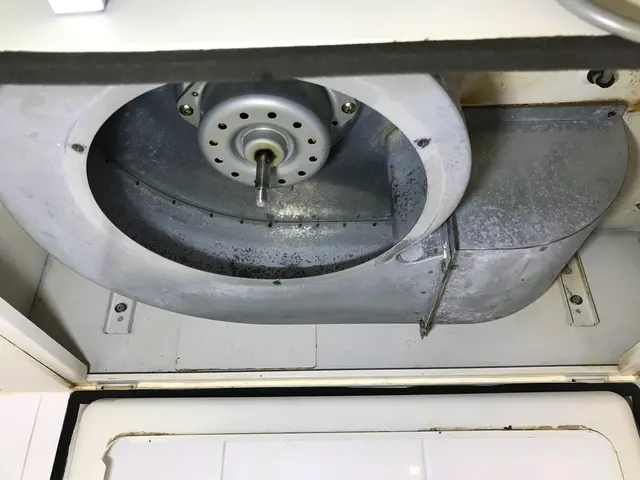 【油汚れを徹底洗浄☆】プロの技でツルツルピカピカ防汚仕上げ☆【女性同行可◉】サービスの画像