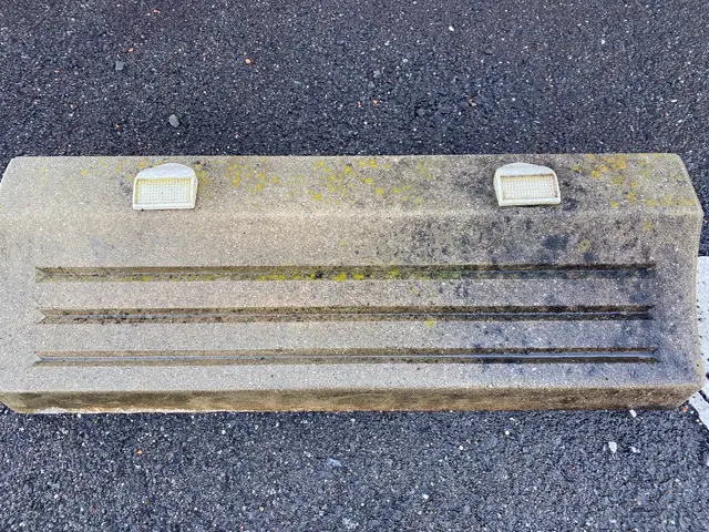 『滑りやすい汚れを除去して、清潔な駐車場で気持ちよく毎日をスタート』サービスの画像