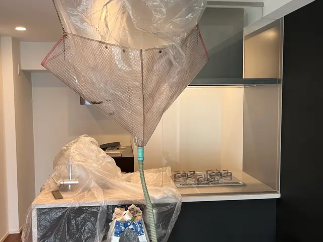 マンションについてる天井エアコン　　　　　分解クリーニング　業務用も出来ます。サービスの画像