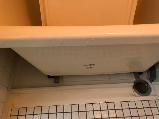 作業実績多数！嫌なカビやヌメリ・皮脂汚れや落ちにくい水垢も除去！サービスの画像