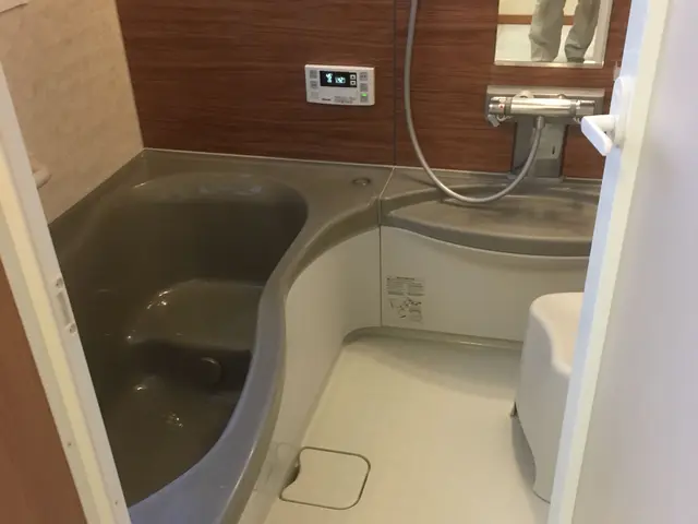 作業実績多数！嫌なカビやヌメリ・皮脂汚れや落ちにくい水垢も除去！サービスの画像