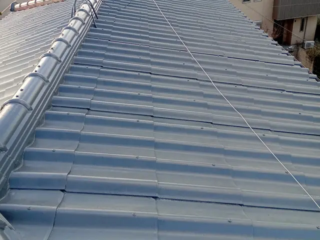 お屋根のカビ・汚れ・めくれが気になったら当社まで！サービスの画像