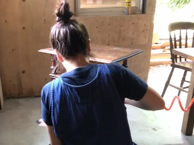 木の風合いを生かした木製家具・アンティーク家具の修理・塗装　本来の美しさへ修復！サービスの画像