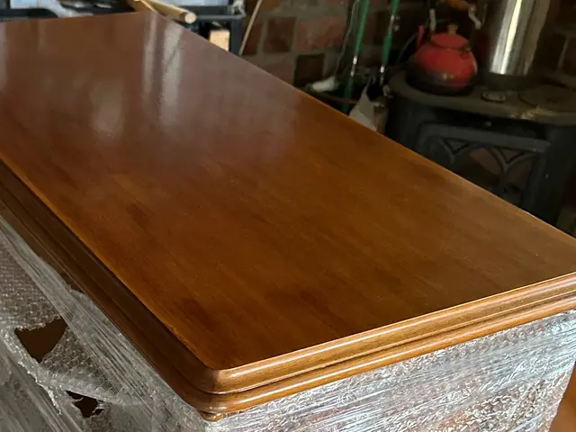 木の風合いを生かした木製家具・アンティーク家具の修理・塗装　本来の美しさへ修復！サービスの画像