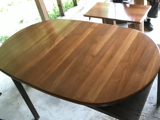 木の風合いを生かした木製家具・アンティーク家具の修理・塗装　本来の美しさへ修復！サービスの画像