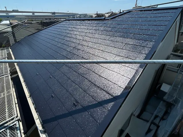 屋根は建物の中でも1番重要な場所になります！職人の技術でしっかりと工事致します！サービスの画像