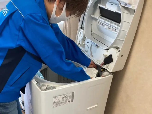 ◆100％自社対応◆取れにくいカビをスッキリ洗浄●安心の損害保険加入●サービスの画像