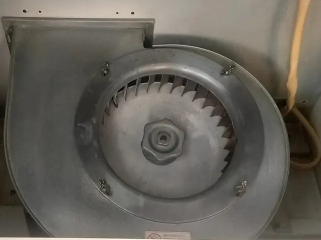 油汚れ しっかり作業サービスの画像