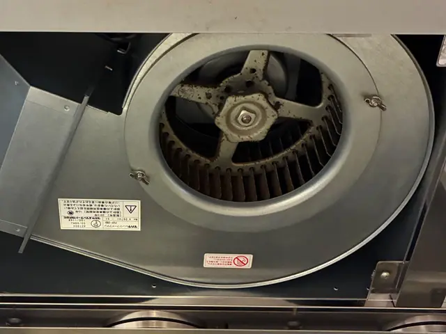 油汚れ しっかり作業サービスの画像