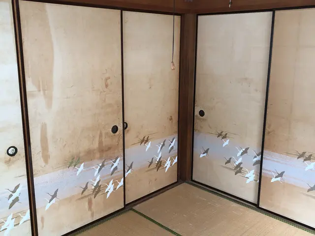 八王子の表具店　新規作成いたします　破れ穴補修　木枠の取り替え　引手交換サービスの画像