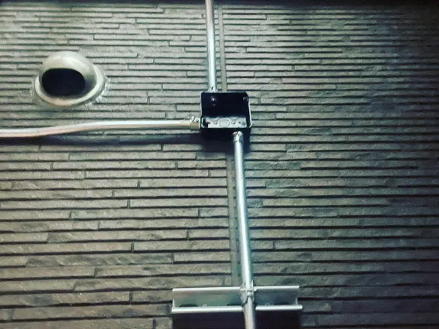 ・照明を2箇所点灯させたい・LAN配線・コンセント増設等お気軽にご相談ください。サービスの画像