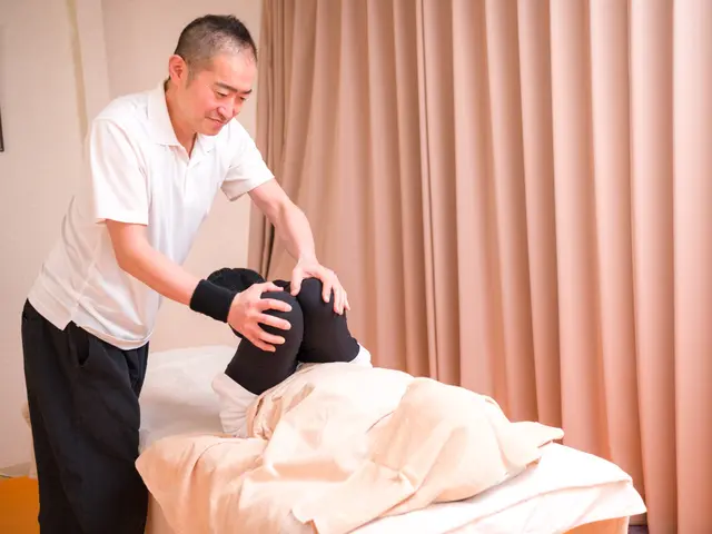 整体のプロが訪問！17年の実績と2万6千人の豊富な経験！お布団1つで本格整体！サービスの画像